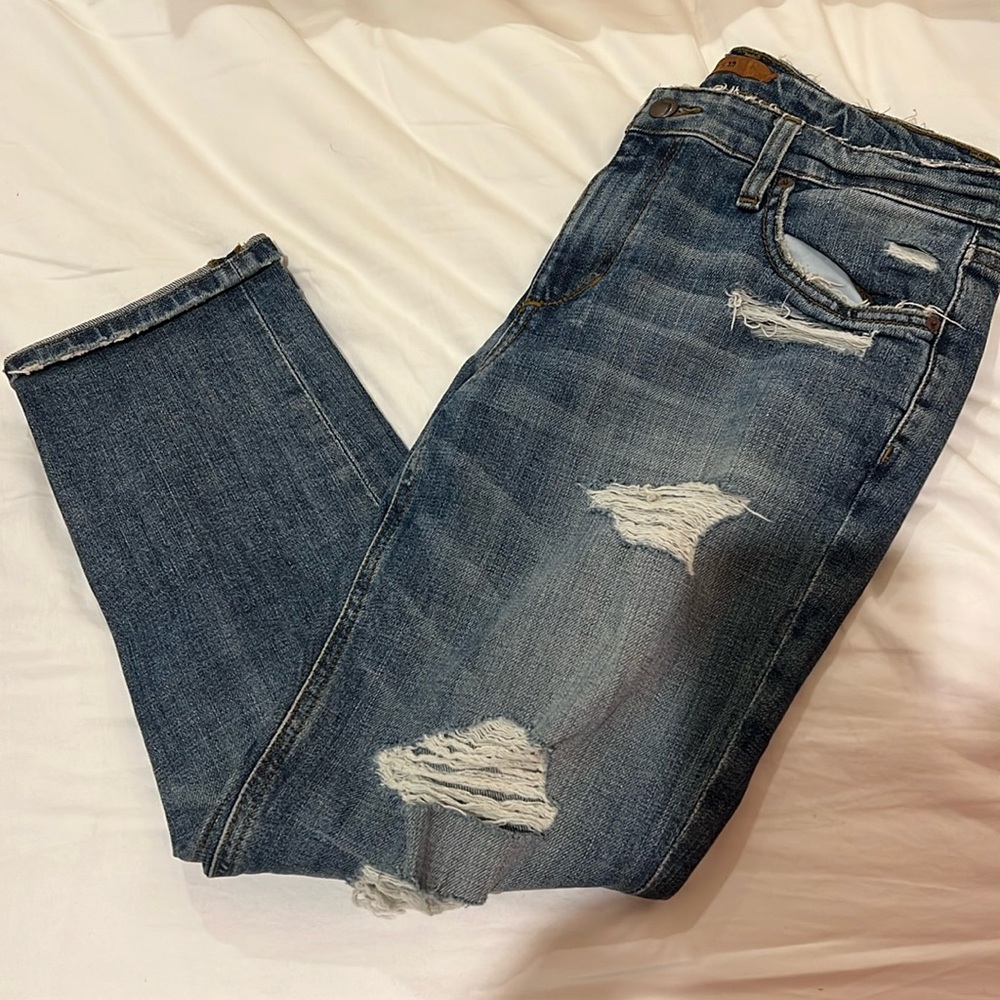 Joe’s Jeans ~ Blue (size W 28) slim crop